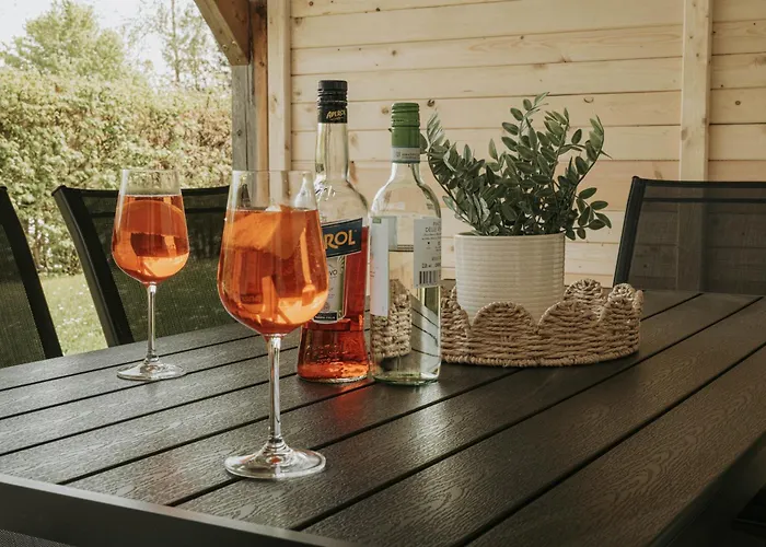 - Living Six Διαμέρισμα