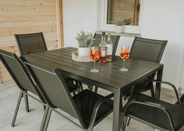 - Living Six * Eging